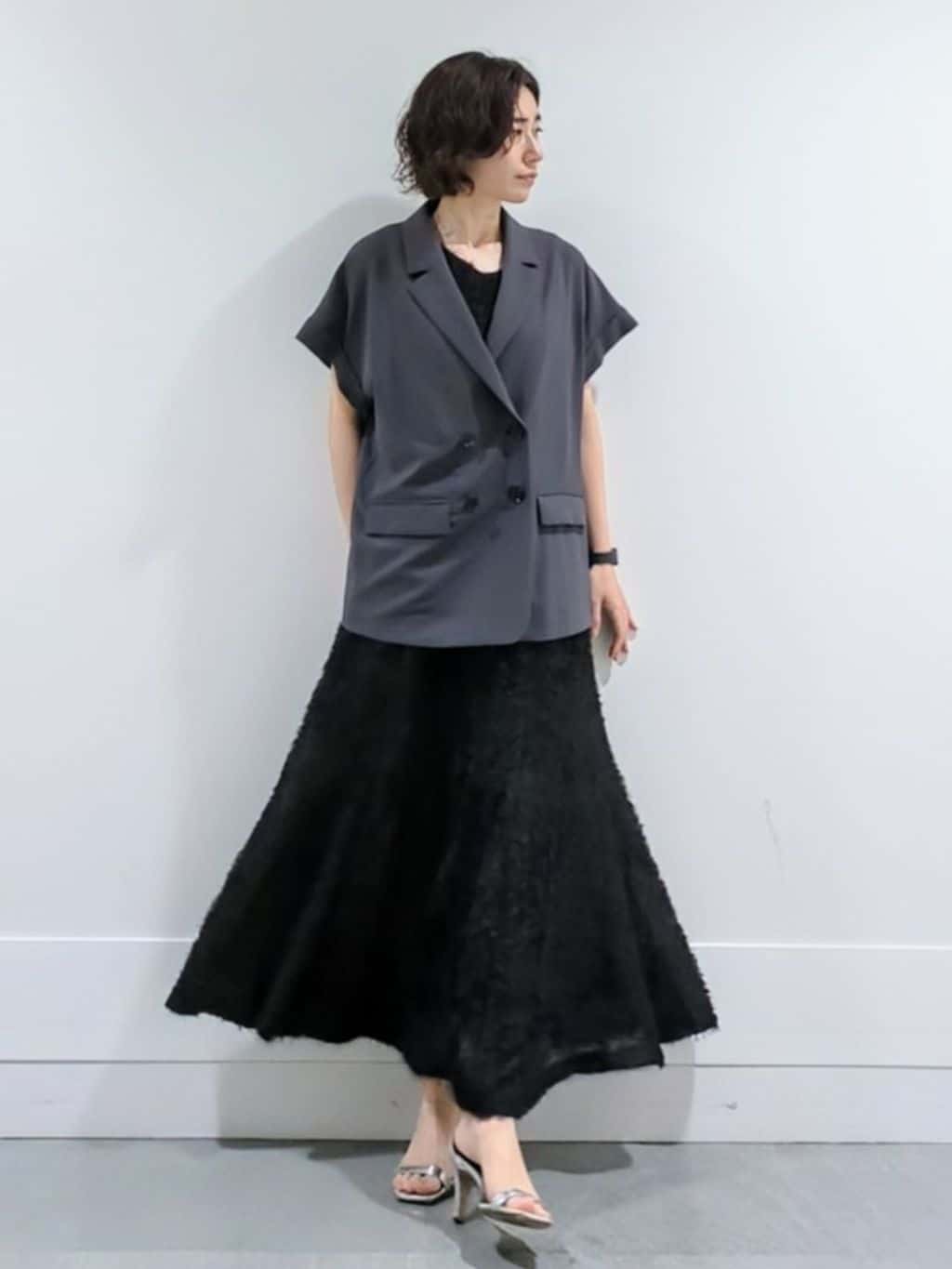ミズタさんの「UNTITLED｜【セットアップ可/洗える】フェザーフレンチスリーブブラウス」を使ったコーディネート