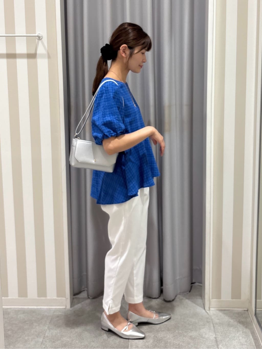 Rikaさんの「SHOO･LA･RUE｜【S-LL/ひんやり】きれいめにもカジュアルにも サブリナパンツ」を使ったコーディネート