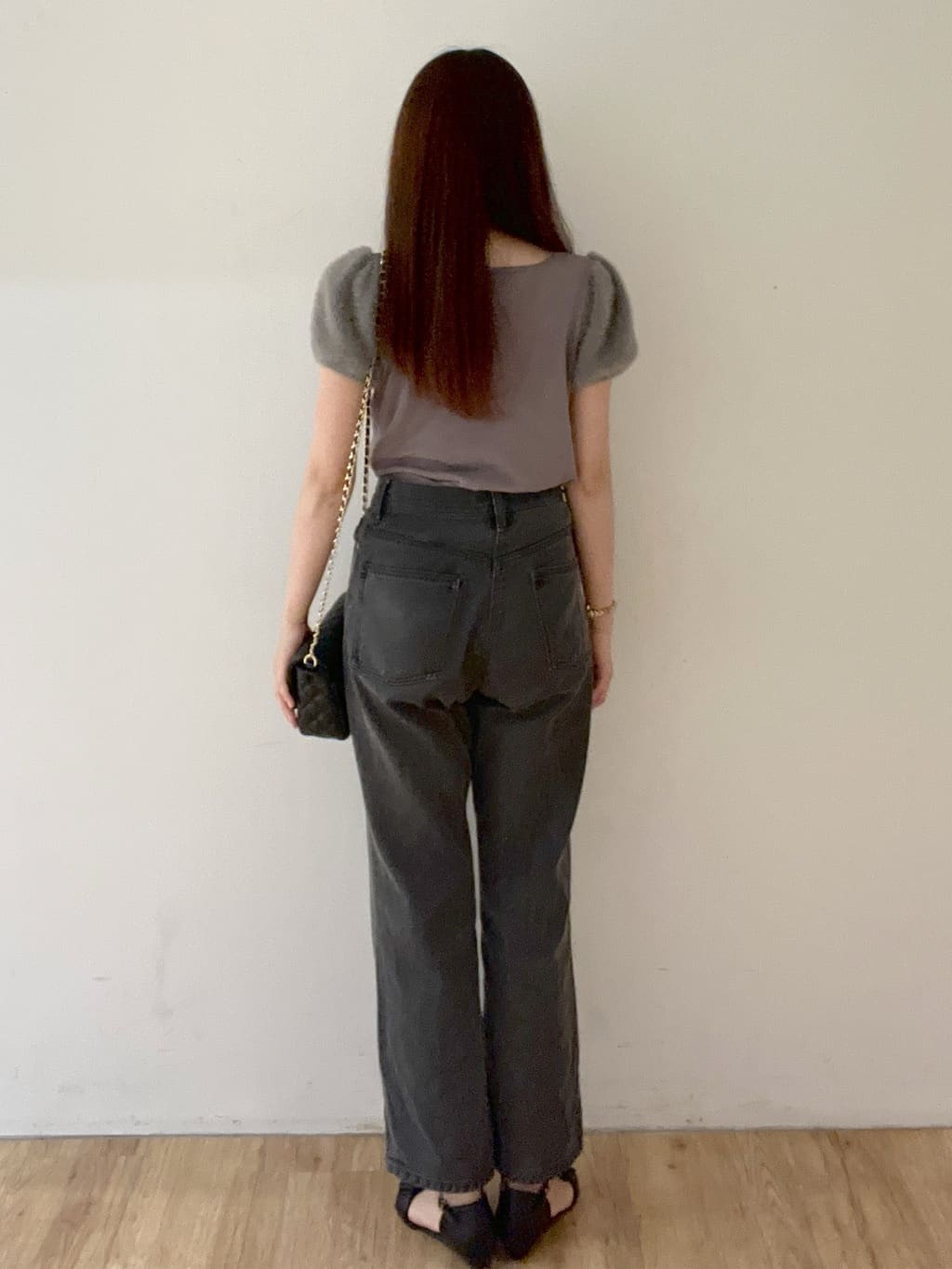 Rさんの「index｜《6色展開》フェザーパフスリーブVネックニット【洗濯機洗い可】」を使ったコーディネート