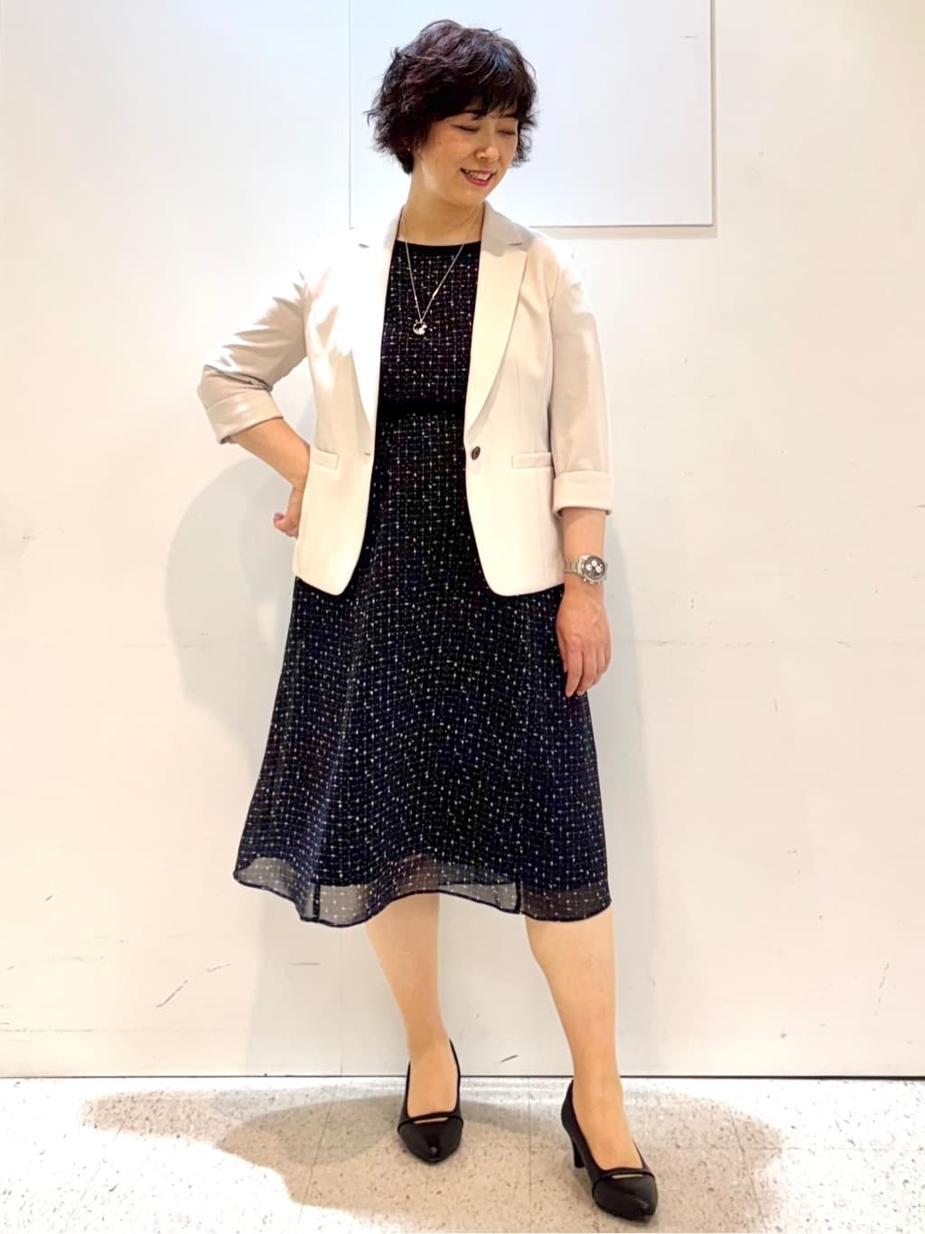 ヤスコさんの「Reflect｜【WEB先行カラーあり／マシンウォッシュ可／ナローベルト付き】オフボディツイードチェックワンピース」を使ったコーディネート