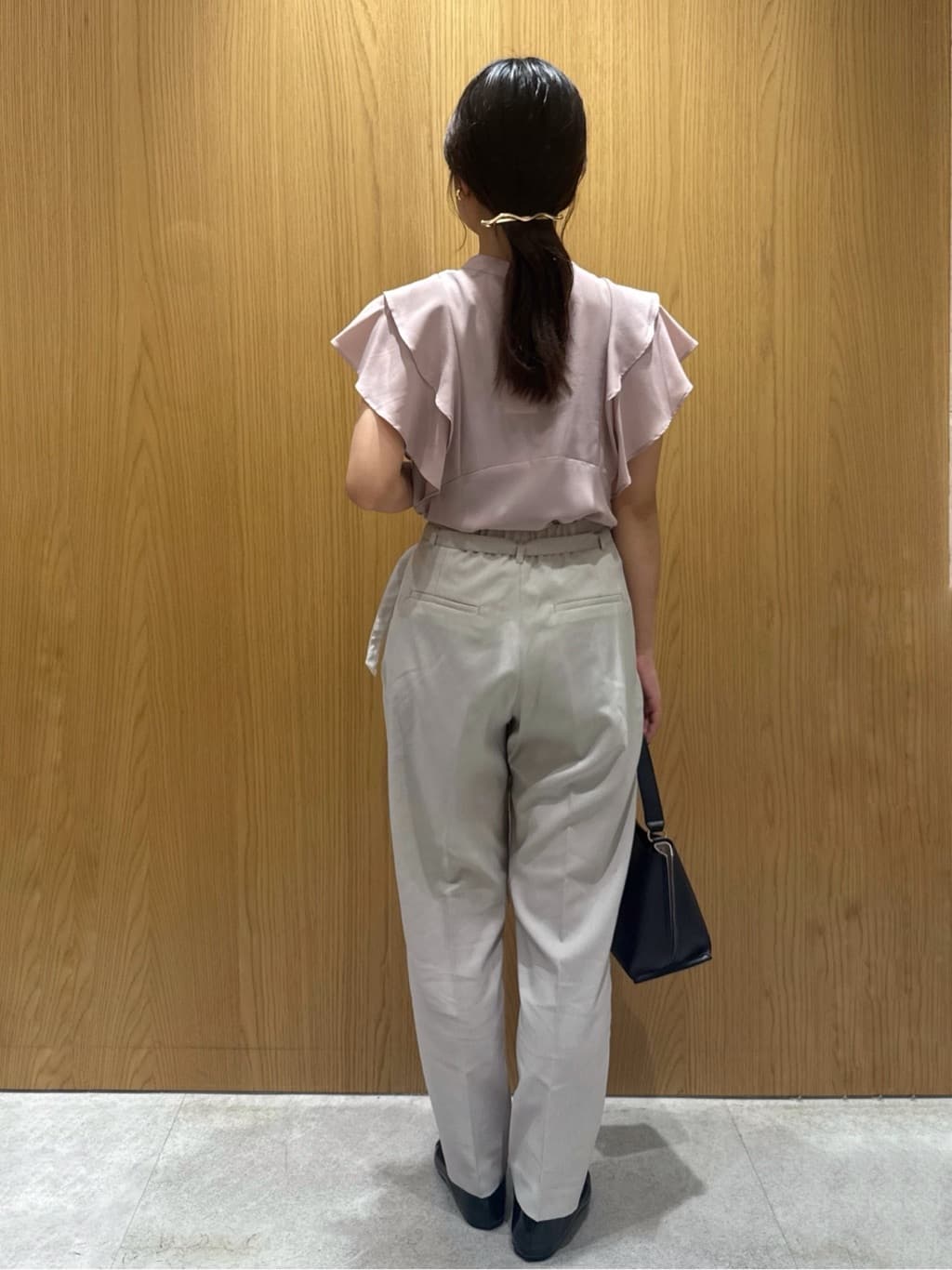 wakanaさんの「index｜ベルト付きストレッチテーパードパンツ／セットアップ可【洗濯機洗い可／吸水速乾／接触冷感】」を使ったコーディネート
