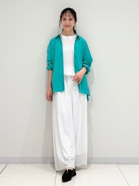 kayoさんの「INDIVI｜【体型カバー／清涼感】シアーオーバーシャツ」を使ったコーディネート
