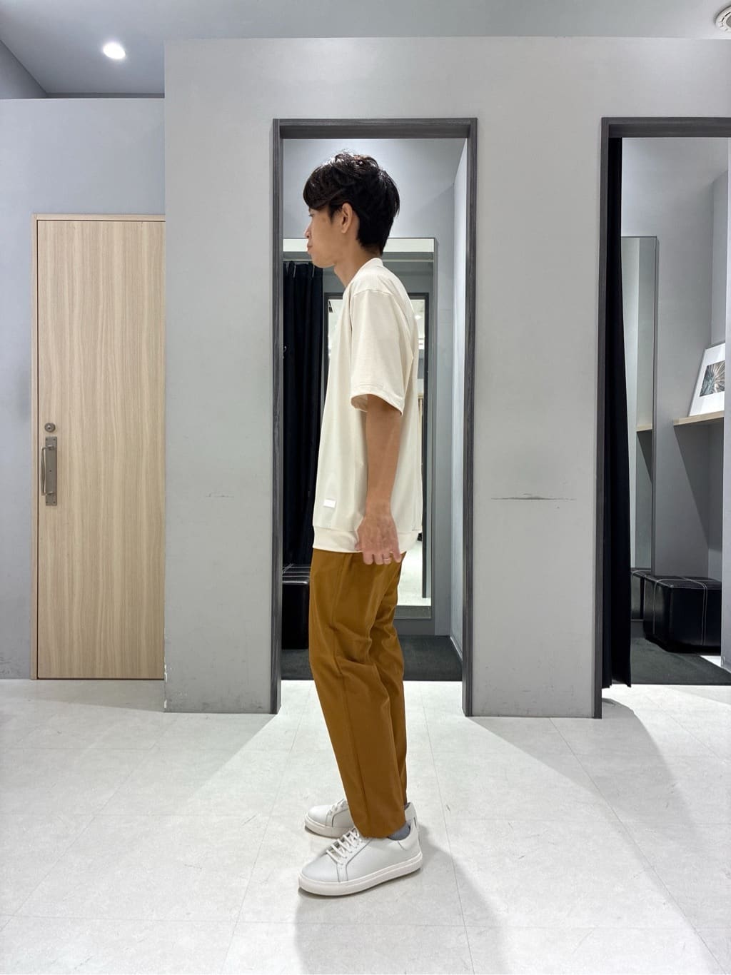 わいずみさんの「TAKEO KIKUCHI｜【抗菌防臭／5サイズ展開】ハイゲージポンチ Tシャツ」を使ったコーディネート
