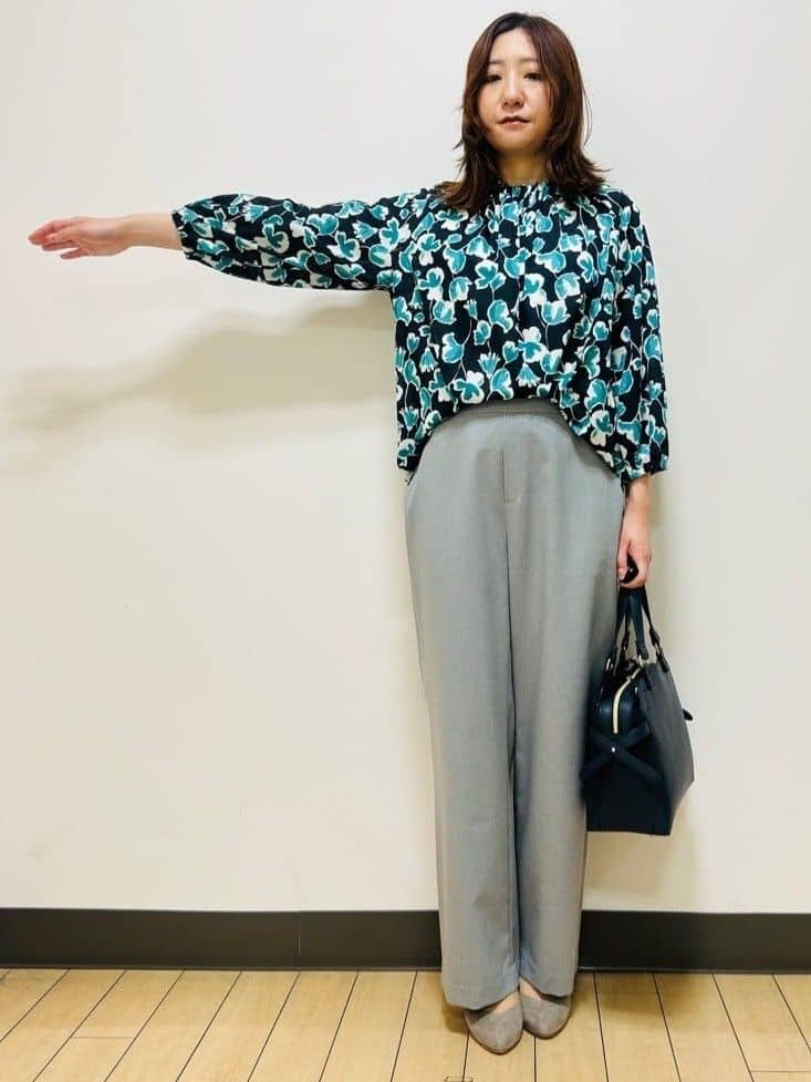 miiiさんの「Reflect｜【撥水加工で裾が汚れにくい◎／ウエスト総ゴム】ワイドストレートパンツ」を使ったコーディネート
