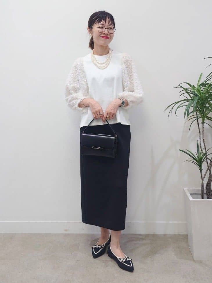 MUTSUKOさんの「UNTITLED｜【丸首/Tシャツ風/短丈】シャギースリーブ ポンチカットソー」を使ったコーディネート