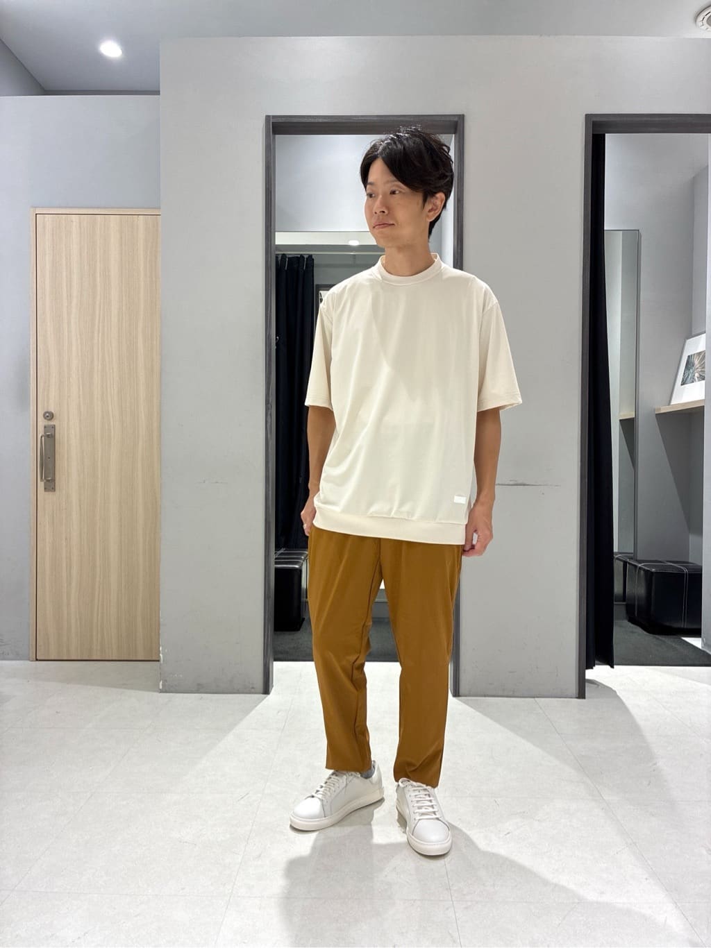 わいずみさんの「TAKEO KIKUCHI｜【抗菌防臭／5サイズ展開】ハイゲージポンチ Tシャツ」を使ったコーディネート