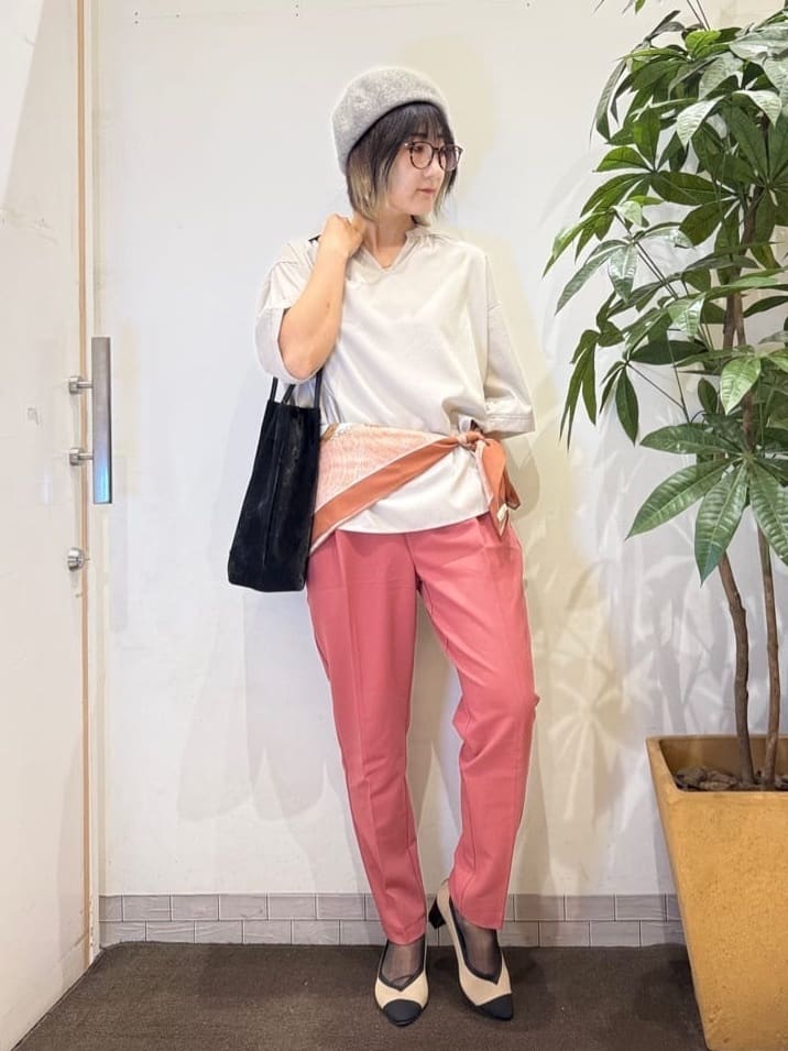 misakiさんの「SHOO･LA･RUE｜【S-LL/洗濯後しわになりにくい】バックギャザーがアクセント スッキパーブラウス」を使ったコーディネート