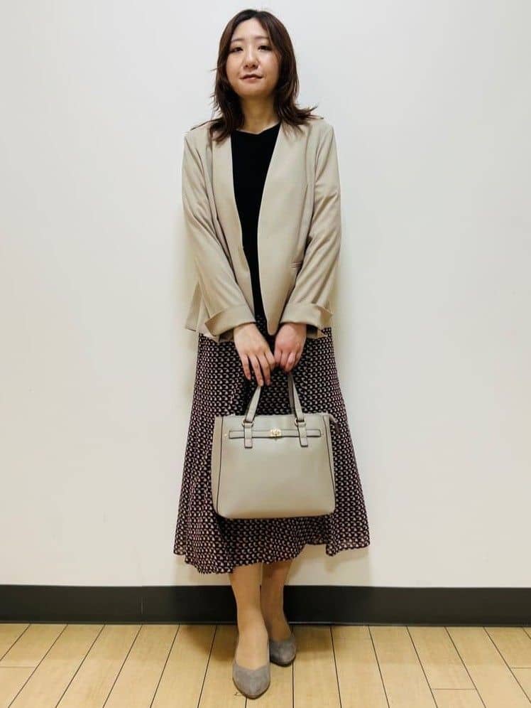 miiiさんの「Reflect｜【WEB先行カラーあり／マシンウォッシュ可／ウエスト総ゴム】コツキ幾何柄ロングスカート」を使ったコーディネート