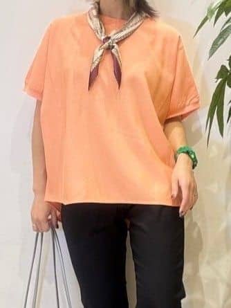 misakiさんの「SHOO･LA･RUE｜【ひんやり/洗濯後しわになりにくい】リブ切り替えドルマンブラウス」を使ったコーディネート