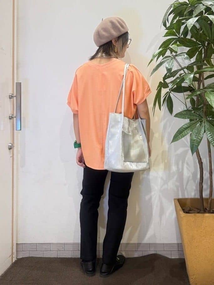 misakiさんの「SHOO･LA･RUE｜【ひんやり/洗濯後しわになりにくい】リブ切り替えドルマンブラウス」を使ったコーディネート