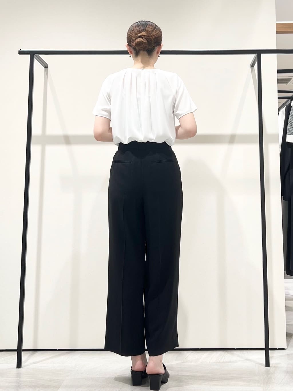 T.Kさんの「INDIVI｜【UVケア】タックブラウス」を使ったコーディネート