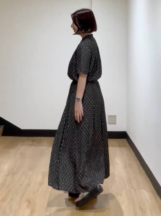 MIKIKOさんの「UNTITLED｜【セットアップ可/リラクシー/通勤】スクエアジオメ柄ブラウス」を使ったコーディネート