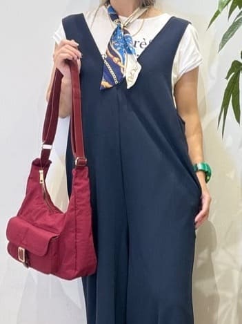 misakiさんの「SHOO･LA･RUE｜【前後2WAY/洗える】さらっと着られるサロペット」を使ったコーディネート