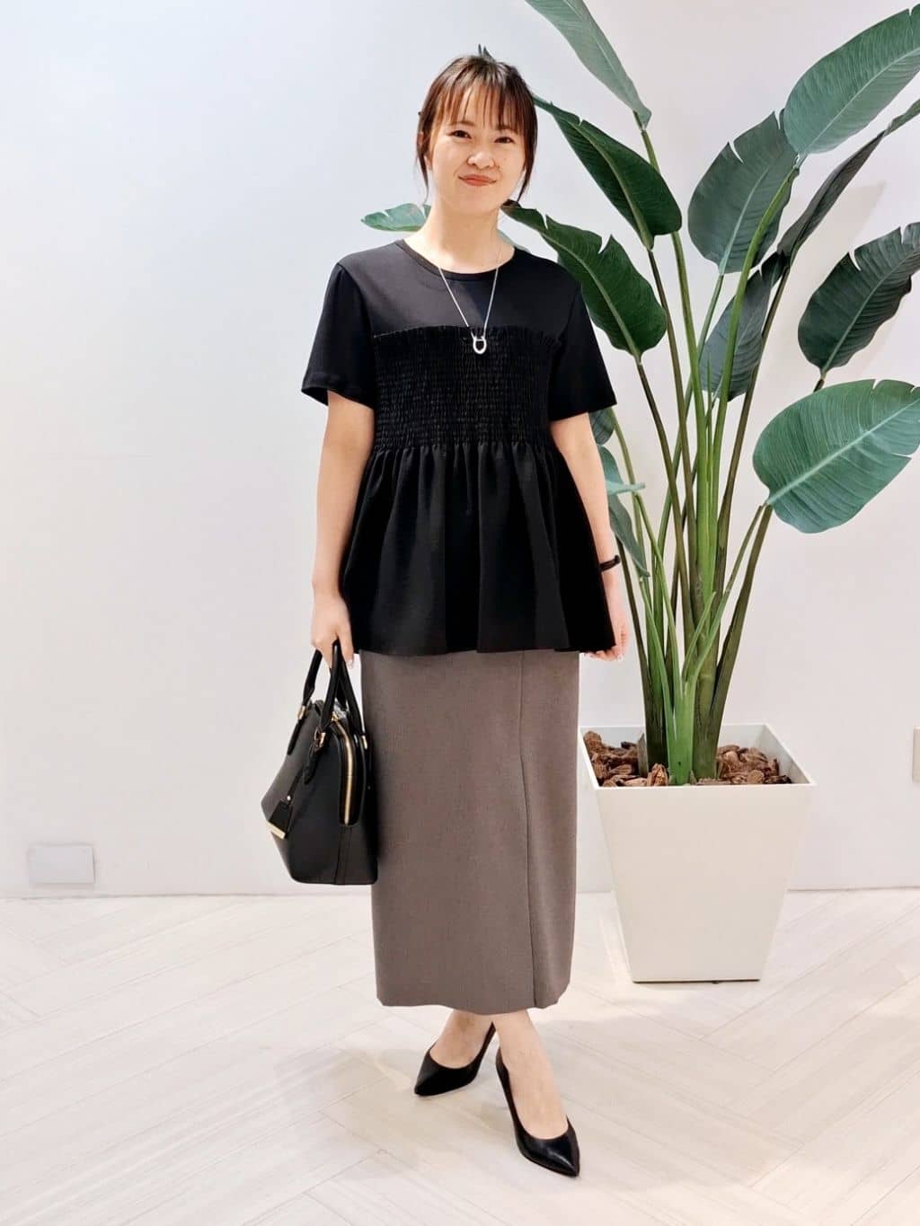 YuKaRiさんの「UNTITLED｜【コットン100/洗える/Tシャツ】シャーリングドッキングペプラム」を使ったコーディネート