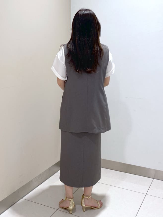 kanaさんの「UNTITLED｜【コットン100/ゆったり/ショート丈/洗える】ベロアロゴTシャツ」を使ったコーディネート