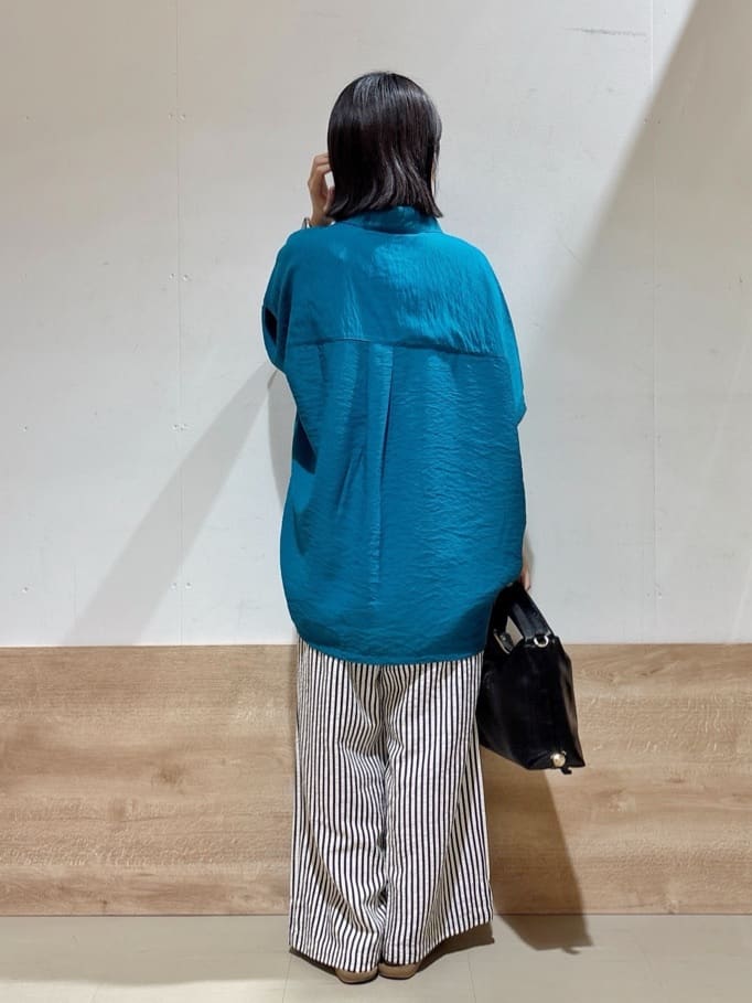 るねさんの「SHOO･LA･RUE｜【洗える/S-LL/5分袖】1枚でも羽織としても。さらさらドレープシャツ」を使ったコーディネート
