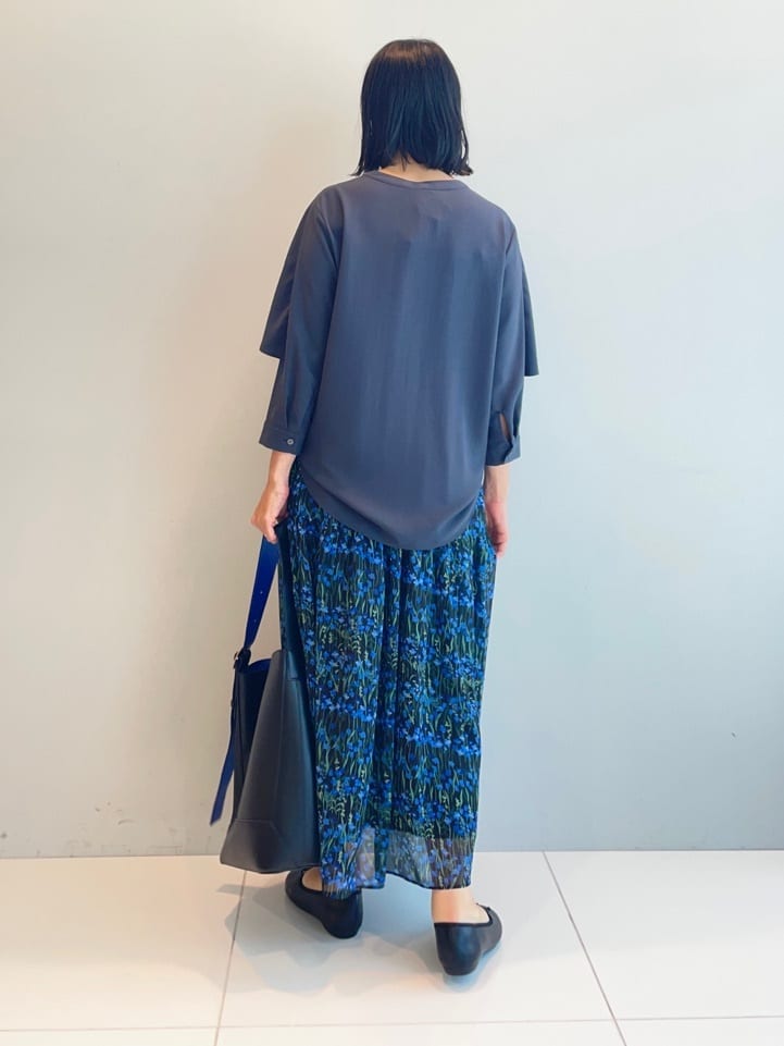 murayamaさんの「INDIVI｜【羽織りとしても活躍！】ケープカラーブラウス」を使ったコーディネート