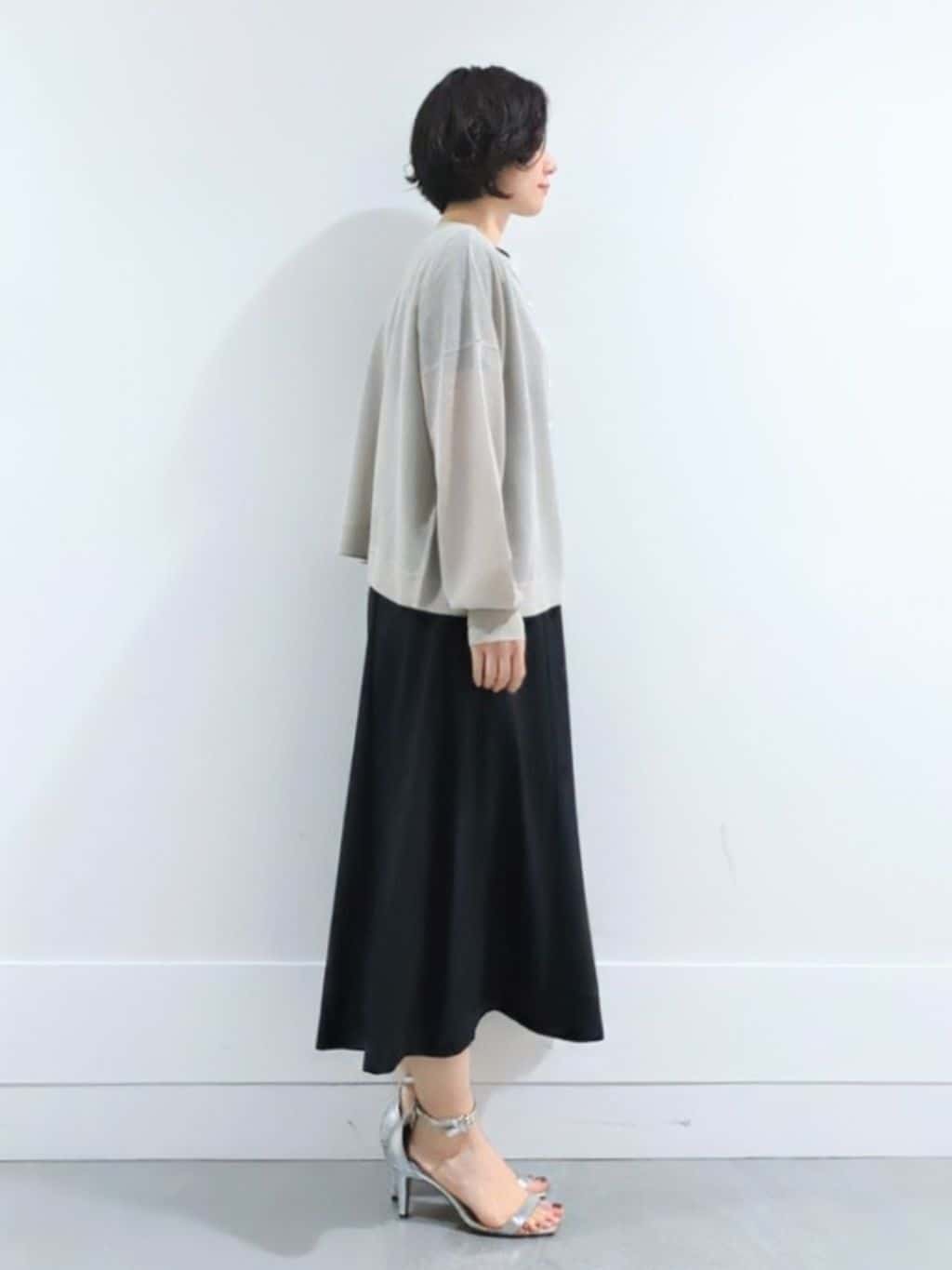 ミズタさんの「UNTITLED｜【前後2WAY/アンサンブル可/ゆったり】シアーカーディガン」を使ったコーディネート