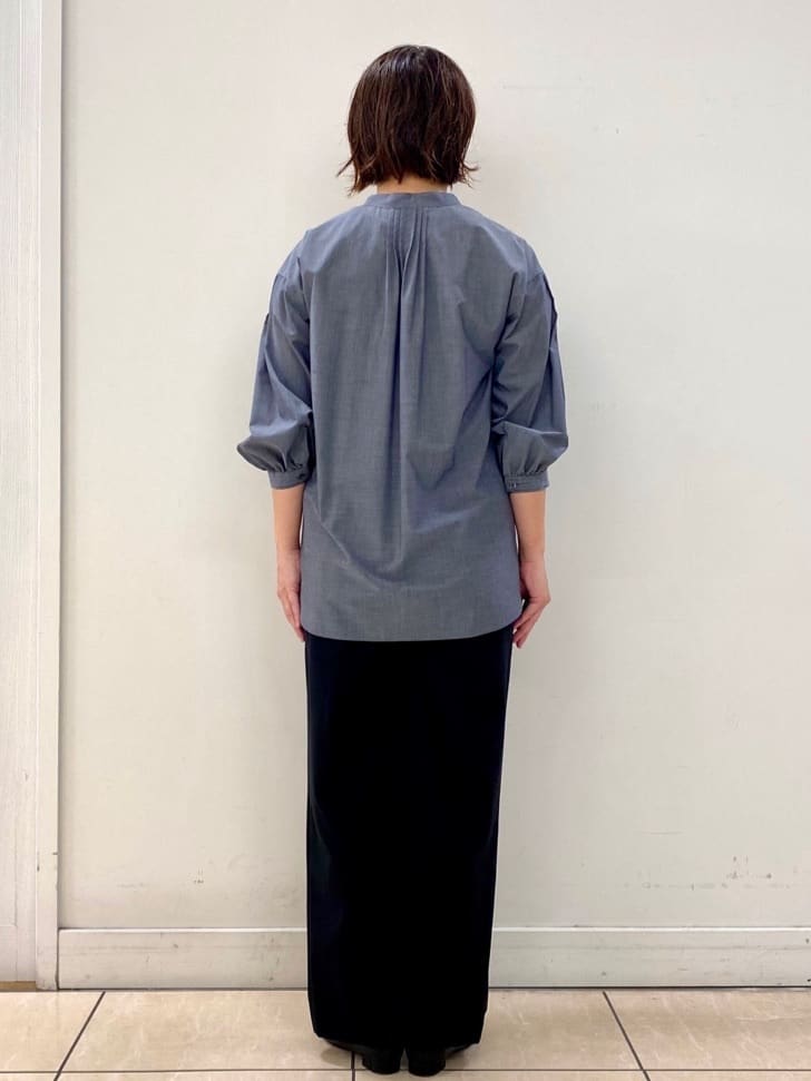 ksmさんの「Reflect｜【程よいゆとり感／体型カバー】ピンタックデザインシャンブレーブラウス」を使ったコーディネート