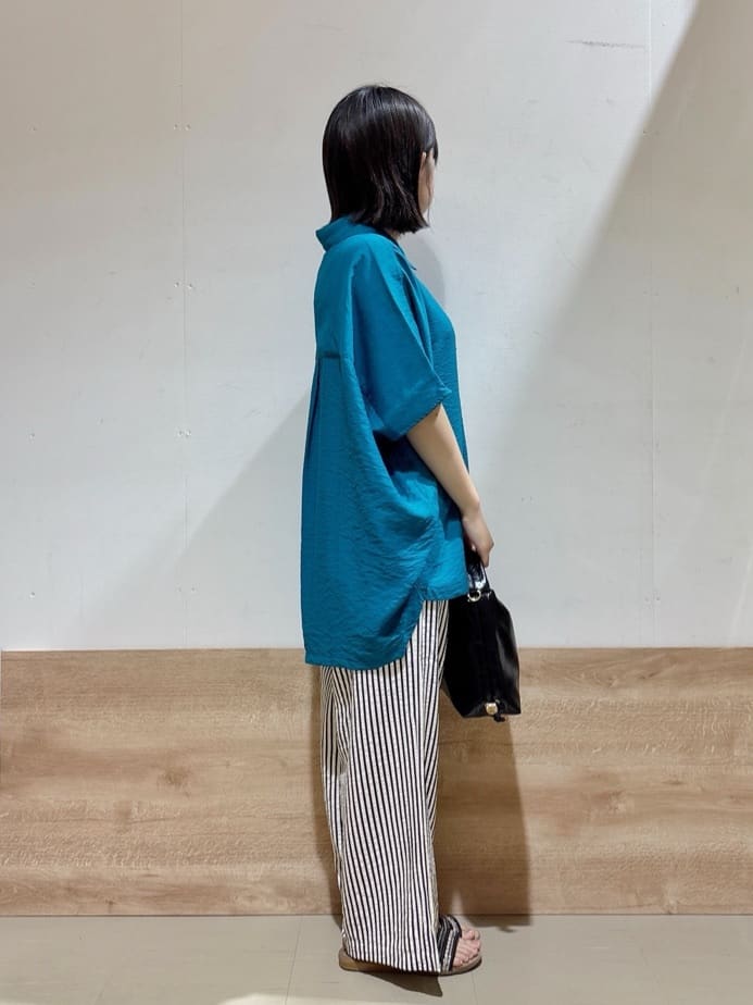 るねさんの「SHOO･LA･RUE｜【洗える/S-LL/5分袖】1枚でも羽織としても。さらさらドレープシャツ」を使ったコーディネート