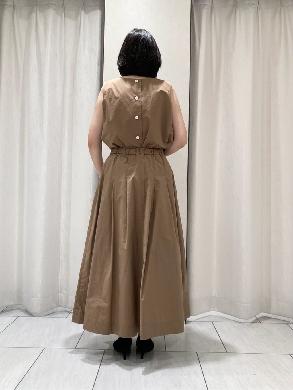 わたなべさんの「UNTITLED｜【2WAY/セットアップ可/ノースリーブ/前ボタン】ファブリカブラウス」を使ったコーディネート
