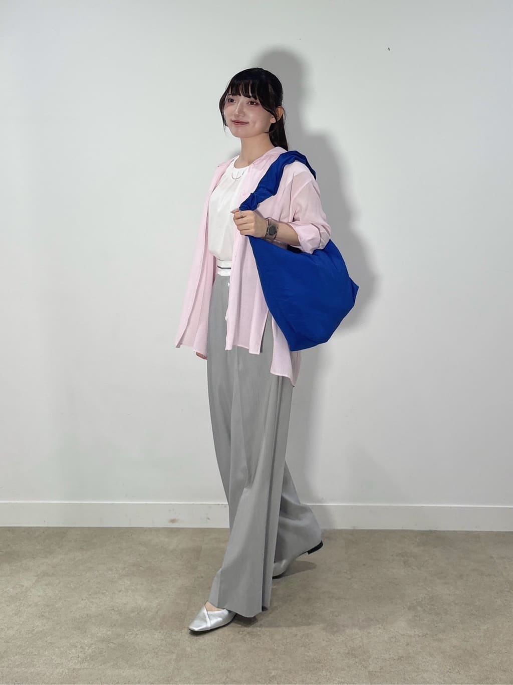 ibukiさんの「INDIVI｜【クールエアー素材／UVケア／吸汗速乾】エアリータックブラウス」を使ったコーディネート