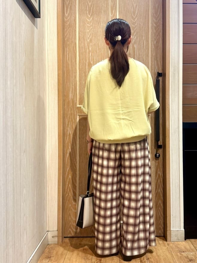 KAORIさんの「SHOO･LA･RUE｜【洗濯後しわになりにくい】さらっとタッチの 5分袖ドルマンブラウス」を使ったコーディネート