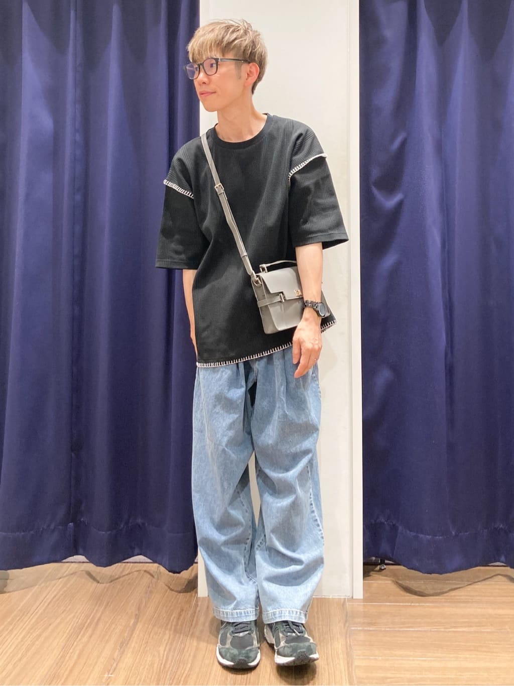 つーじーさんの「THE SHOP TK｜ツータックワイドデニムパンツ」を使ったコーディネート