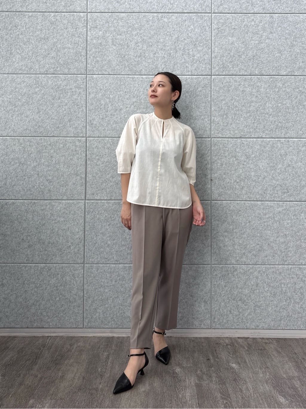 ayanoさんの「INDIVI｜ボトルネックブラウス」を使ったコーディネート