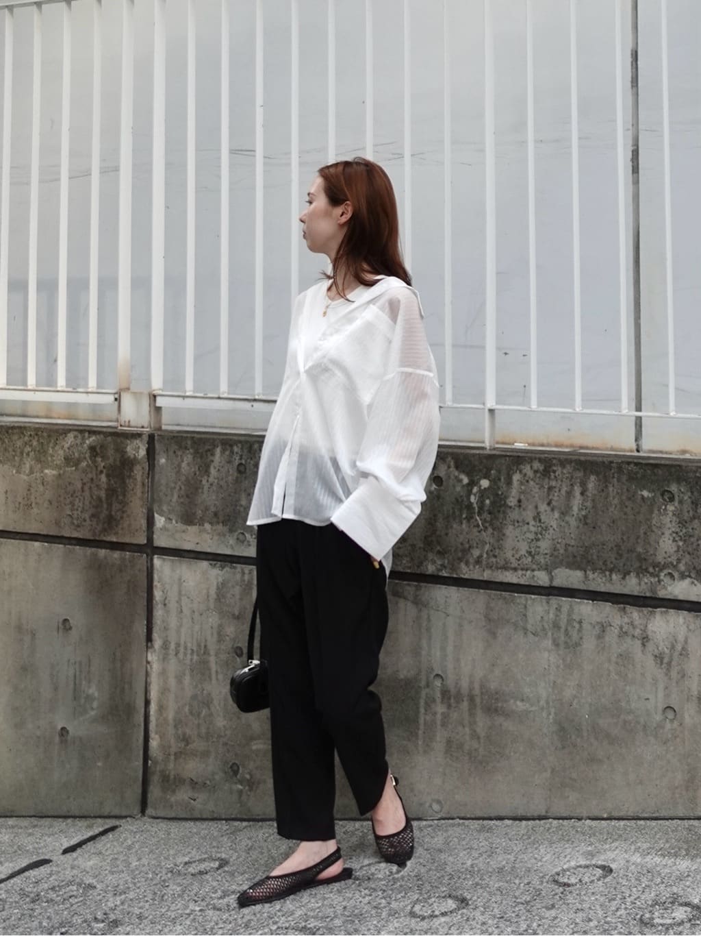 mitsukiさんの「INDIVI｜Comfy SET UP｜イージーテーパードパンツ【セットアップ対応／通勤/カセット服】」を使ったコーディネート