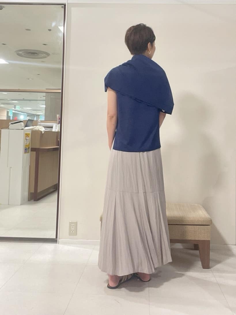 IWAMOさんの「UNTITLED｜【前後2WAY/アンサンブル可/ゆったり】シアーカーディガン」を使ったコーディネート