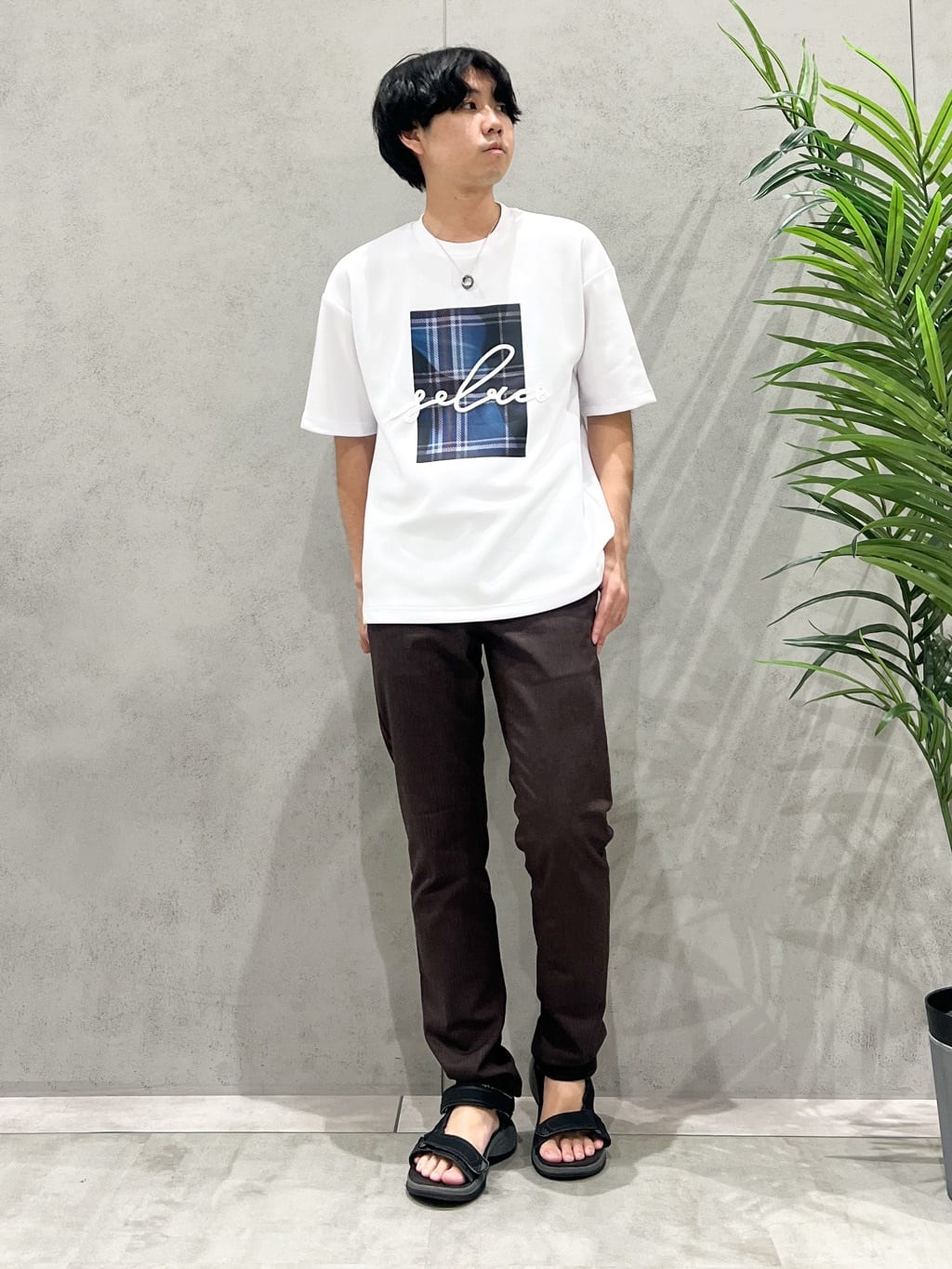 SHI-MAさんの「THE SHOP TK｜コード刺繍フォトプリント半袖Tシャツ 【洗濯機OK】」を使ったコーディネート