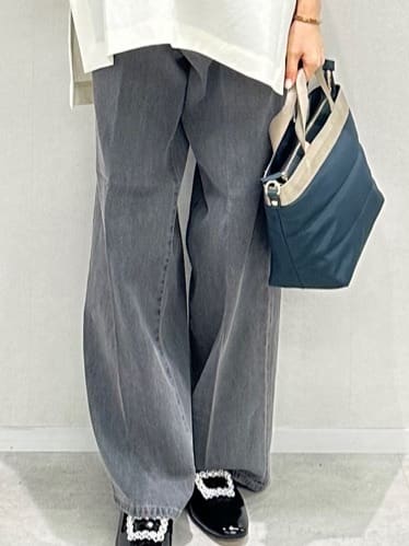Miwaさんの「UNTITLED｜【UVカット/接触冷感/吸水速乾/ゆったり】V開きネックシャツ」を使ったコーディネート