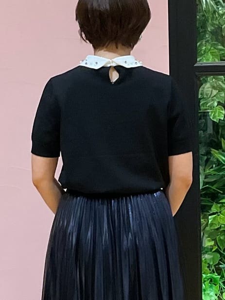 ogataさんの「DRESSTERIOR｜【洗える/ストレッチ性/オンオフ】箔プリントプリーツスカート」を使ったコーディネート