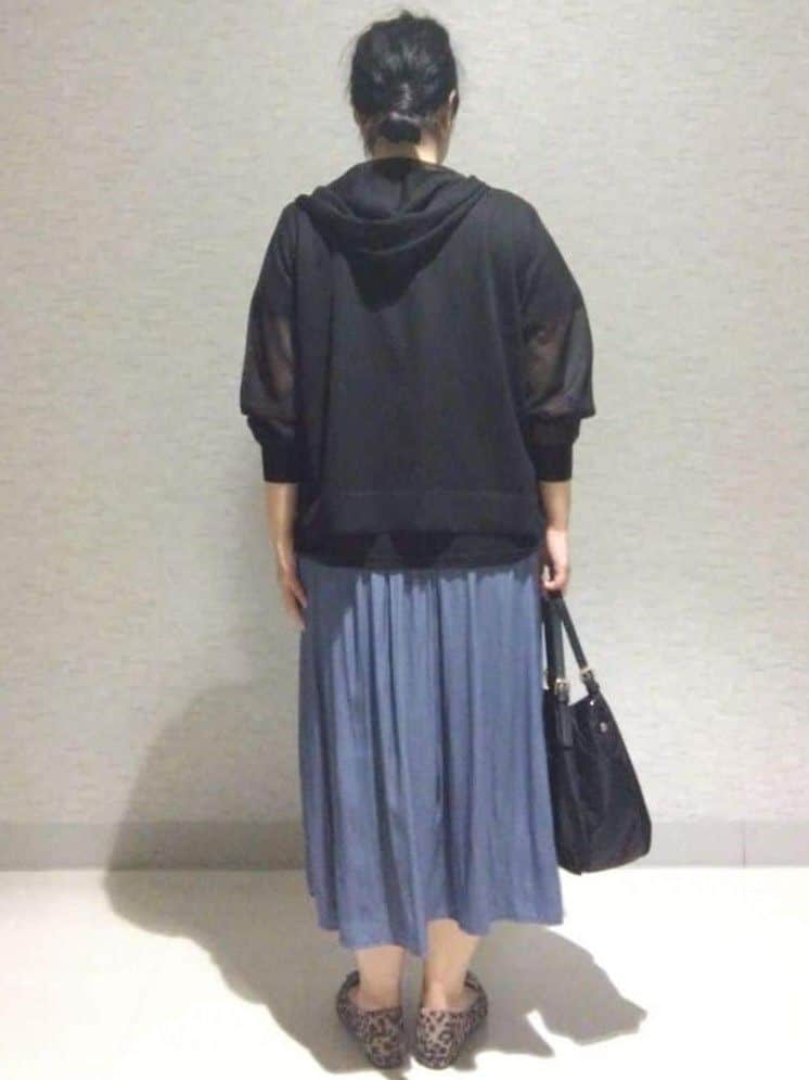 sakoさんの「Reflect｜【寒暖差対策に◎／手洗い可／旅行や通勤に】フード付きシアーカーディガン」を使ったコーディネート