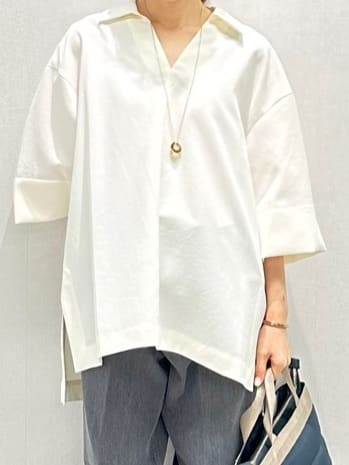 Miwaさんの「UNTITLED｜【UVカット/接触冷感/吸水速乾/ゆったり】V開きネックシャツ」を使ったコーディネート