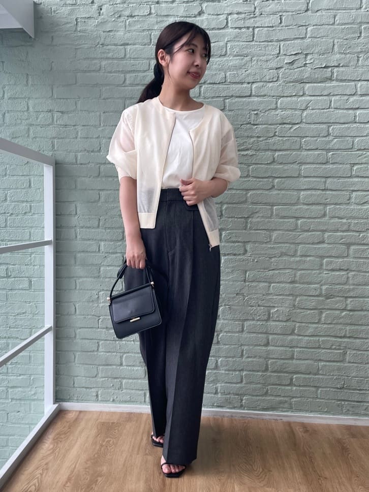 abeさんの「Couture brooch｜LEVITAシアージップアップブルゾン」を使ったコーディネート