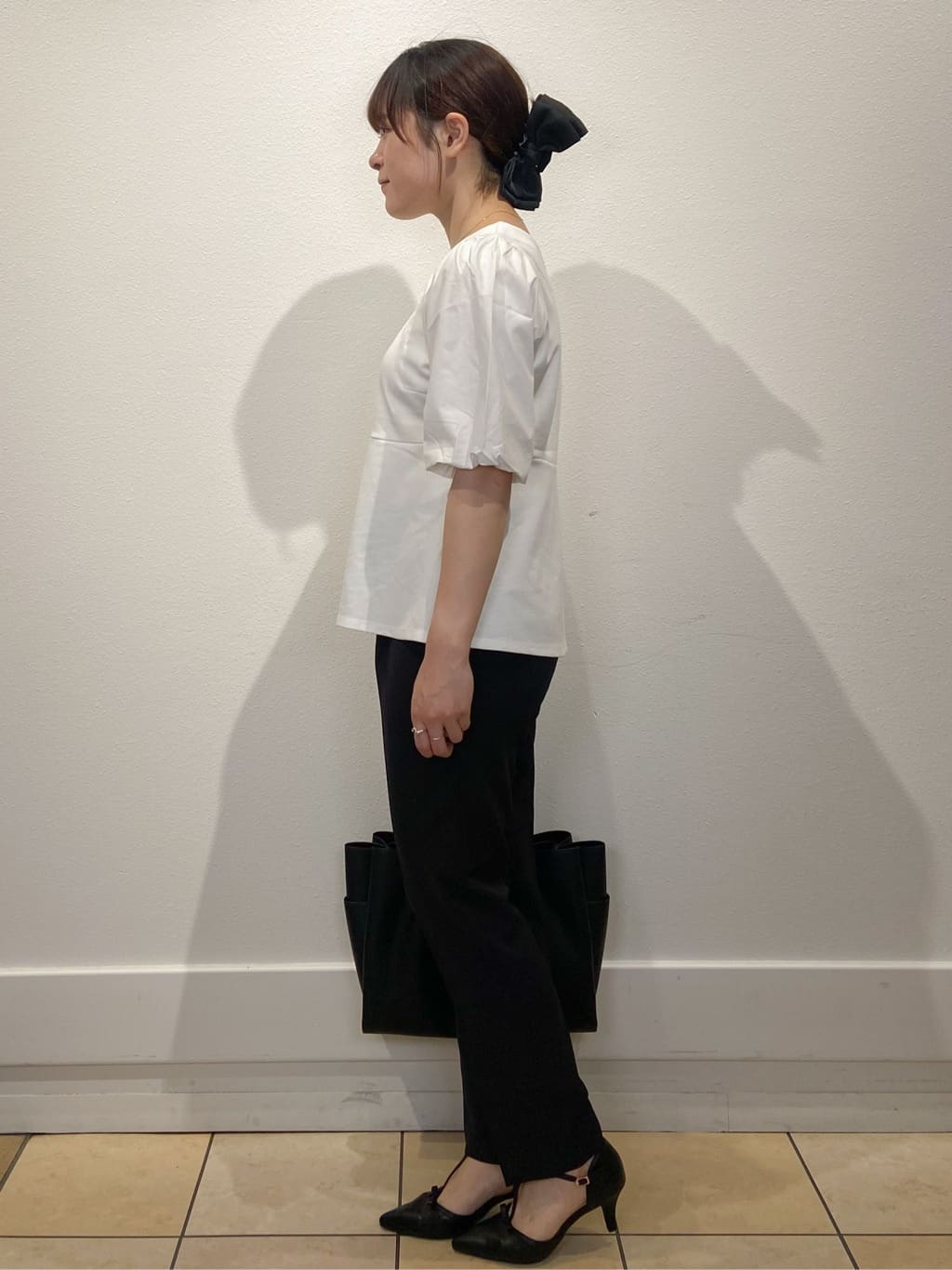 kimiさんの「index｜《S-LLサイズ》バルーンスリーブペプラムトップス【洗濯機洗い可／接触冷感／UVケア】」を使ったコーディネート
