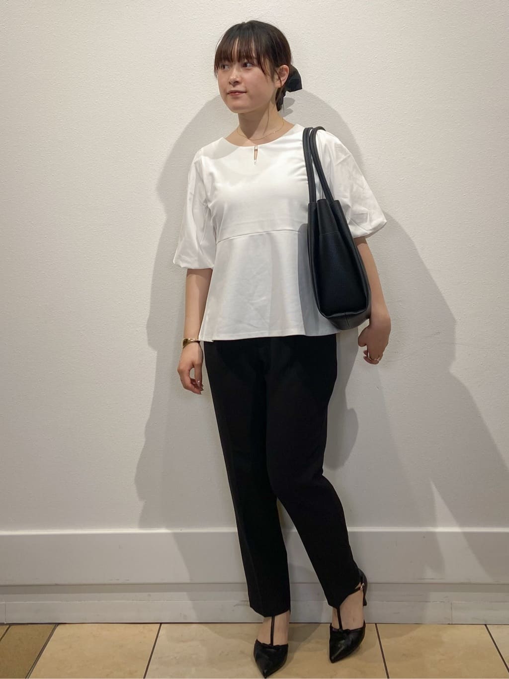 kimiさんの「index｜《S-LLサイズ》バルーンスリーブペプラムトップス【洗濯機洗い可／接触冷感／UVケア】」を使ったコーディネート