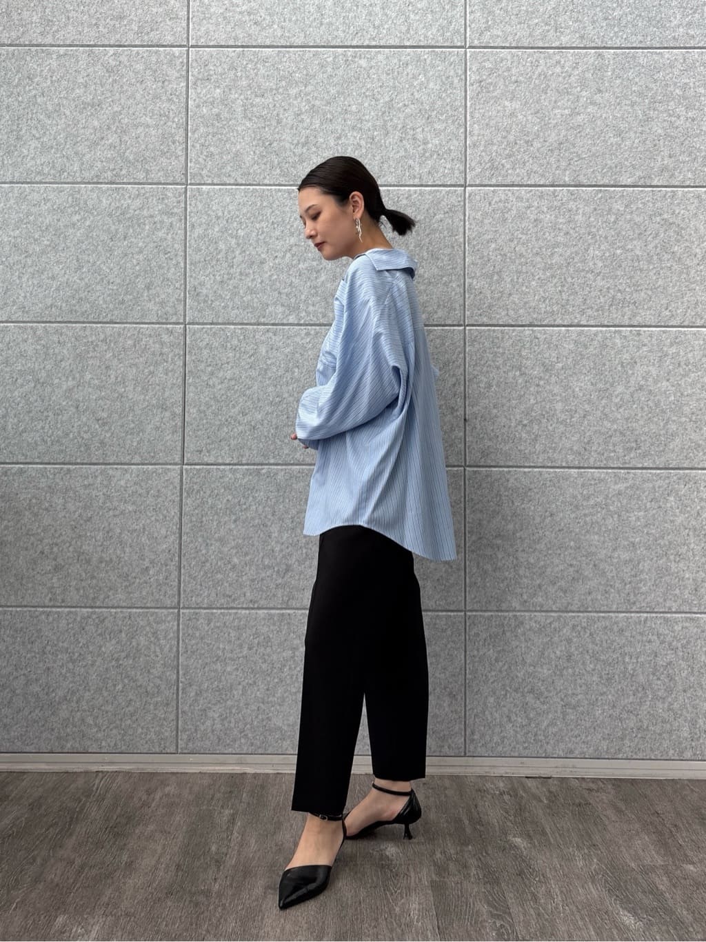 ayanoさんの「INDIVI｜Comfy SET UP｜イージーテーパードパンツ【セットアップ対応／通勤/カセット服】」を使ったコーディネート