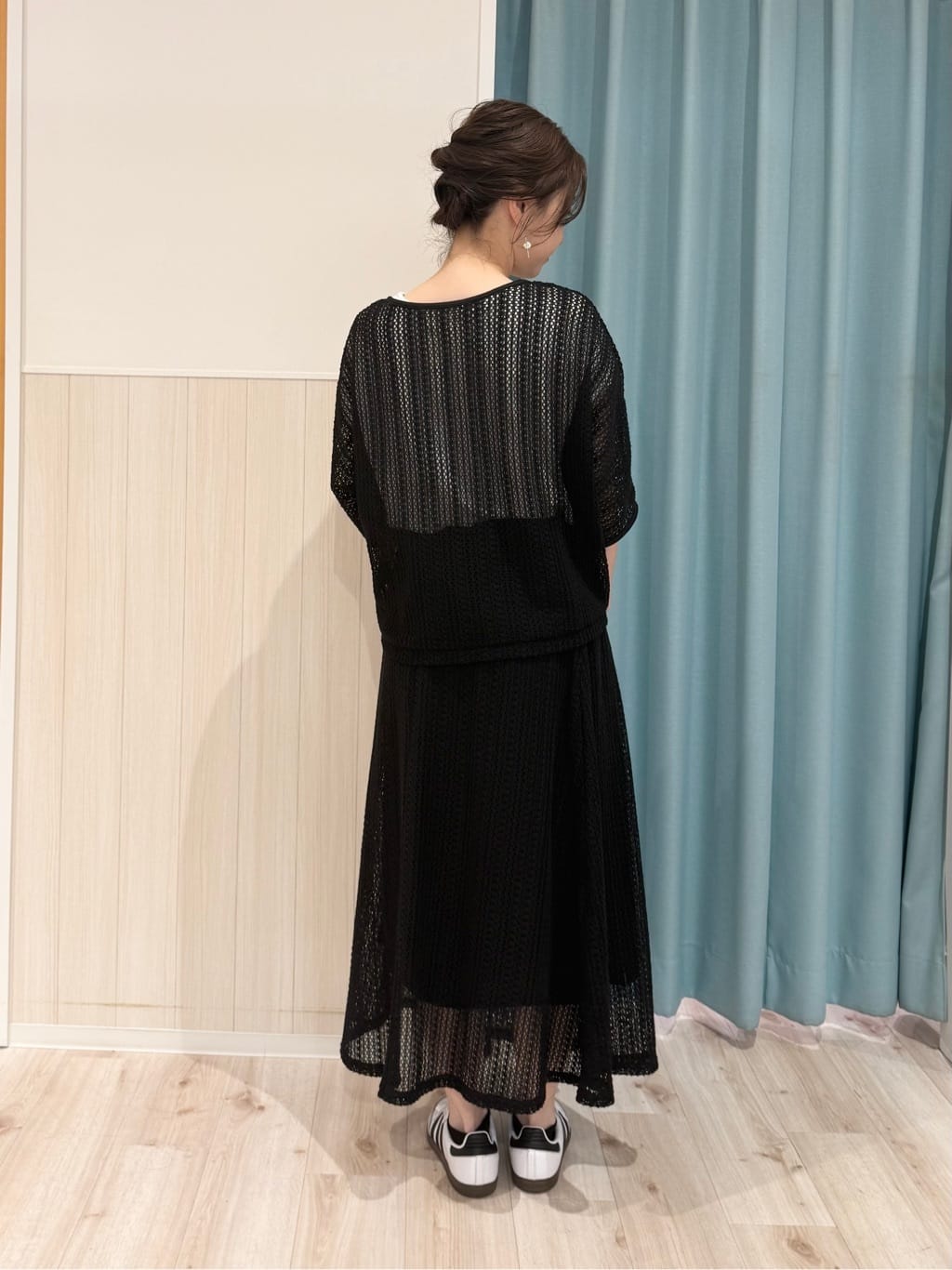 長女さんの「SHOO･LA･RUE｜【洗える/S-LL】季節の変わり目に 透かし柄が涼やか ジップブルゾン」を使ったコーディネート