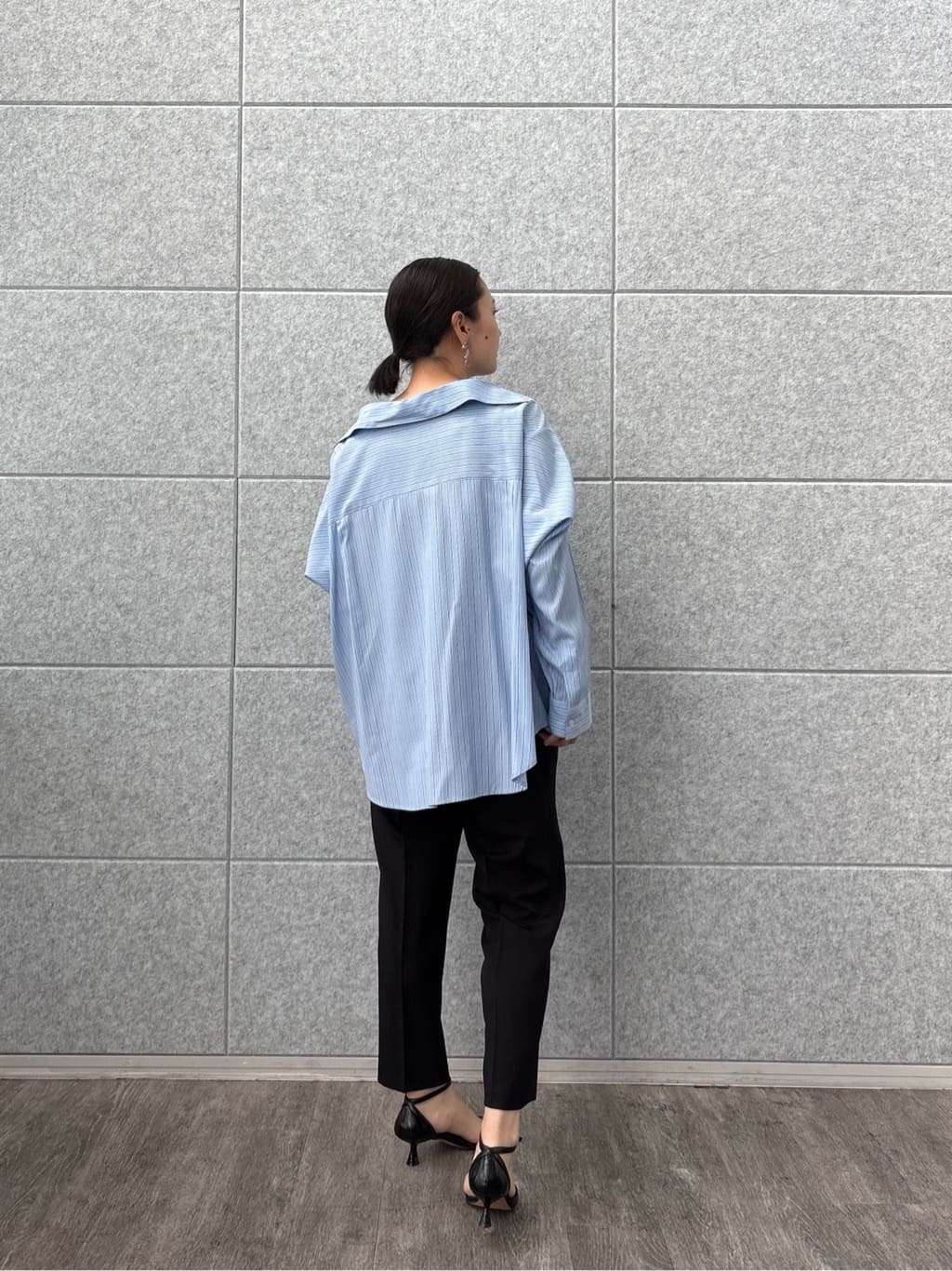 ayanoさんの「INDIVI｜Comfy SET UP｜イージーテーパードパンツ【セットアップ対応／通勤/カセット服】」を使ったコーディネート