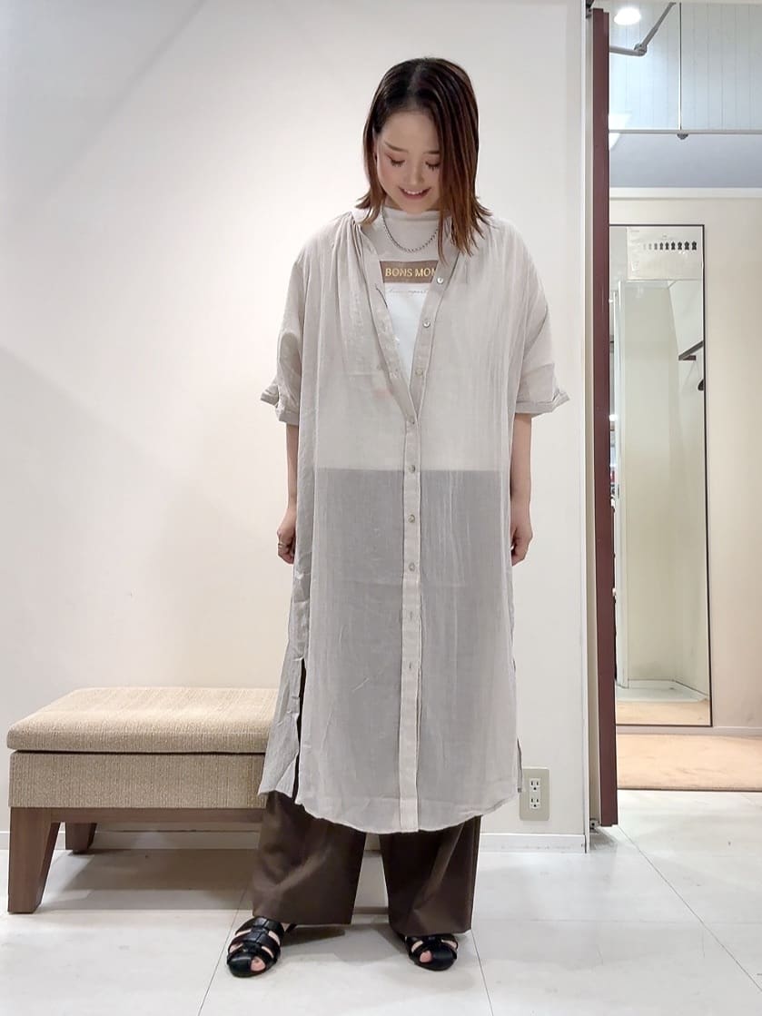 YUIさんの「UNTITLED｜【コットン100/ゆったり/ショート丈/洗える】ベロアロゴTシャツ」を使ったコーディネート