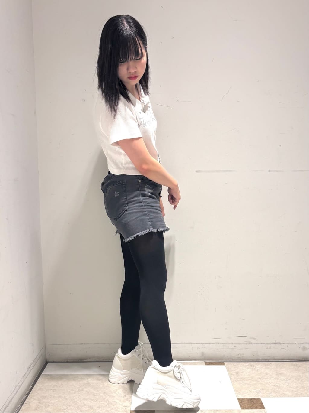 夜桜さんの「ESPERANZA｜ベルベットラメスニーカー」を使ったコーディネート