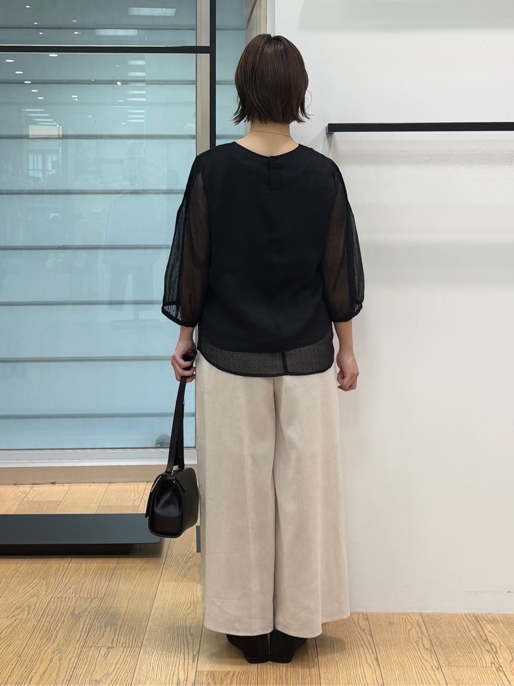 asamiさんの「INDIVI｜フロッキードットブラウス」を使ったコーディネート