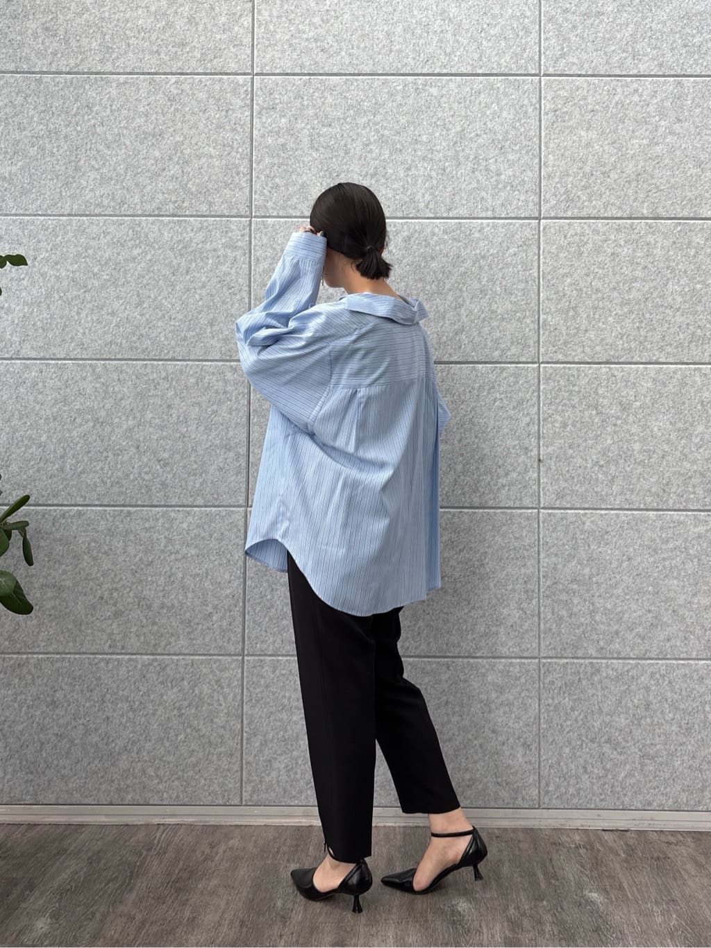 ayanoさんの「INDIVI｜Comfy SET UP｜イージーテーパードパンツ【セットアップ対応／通勤/カセット服】」を使ったコーディネート