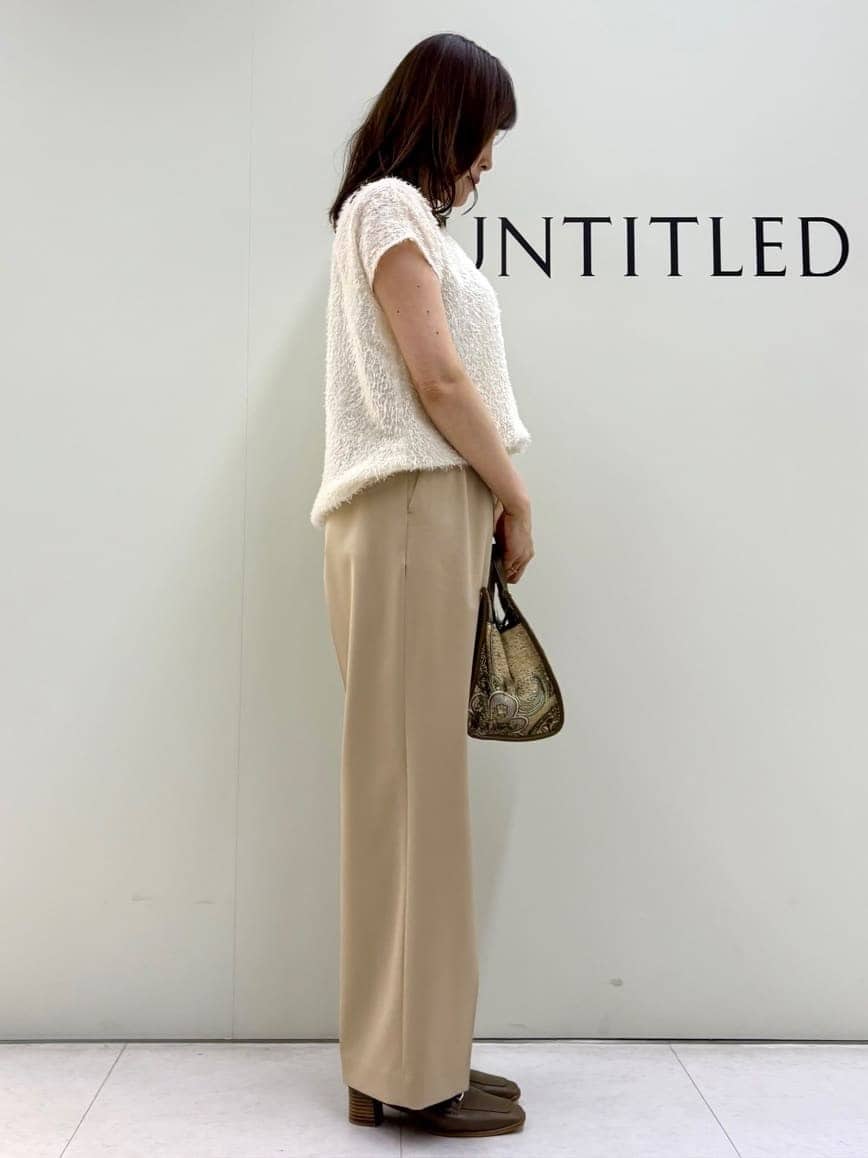 Sakaiさんの「UNTITLED｜【セットアップ可/洗える】フェザーフレンチスリーブブラウス」を使ったコーディネート