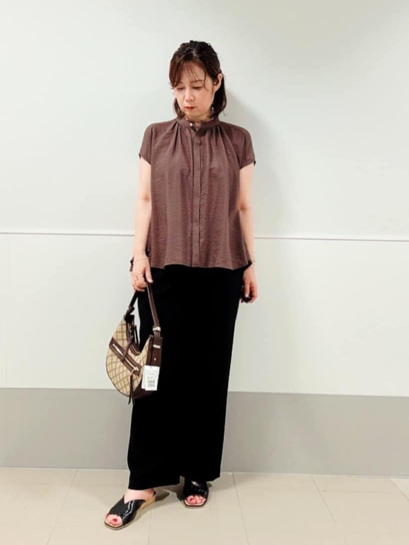 マキコさんの「Reflect｜【二の腕さりげなくカバー】バンドカラーブラウス」を使ったコーディネート
