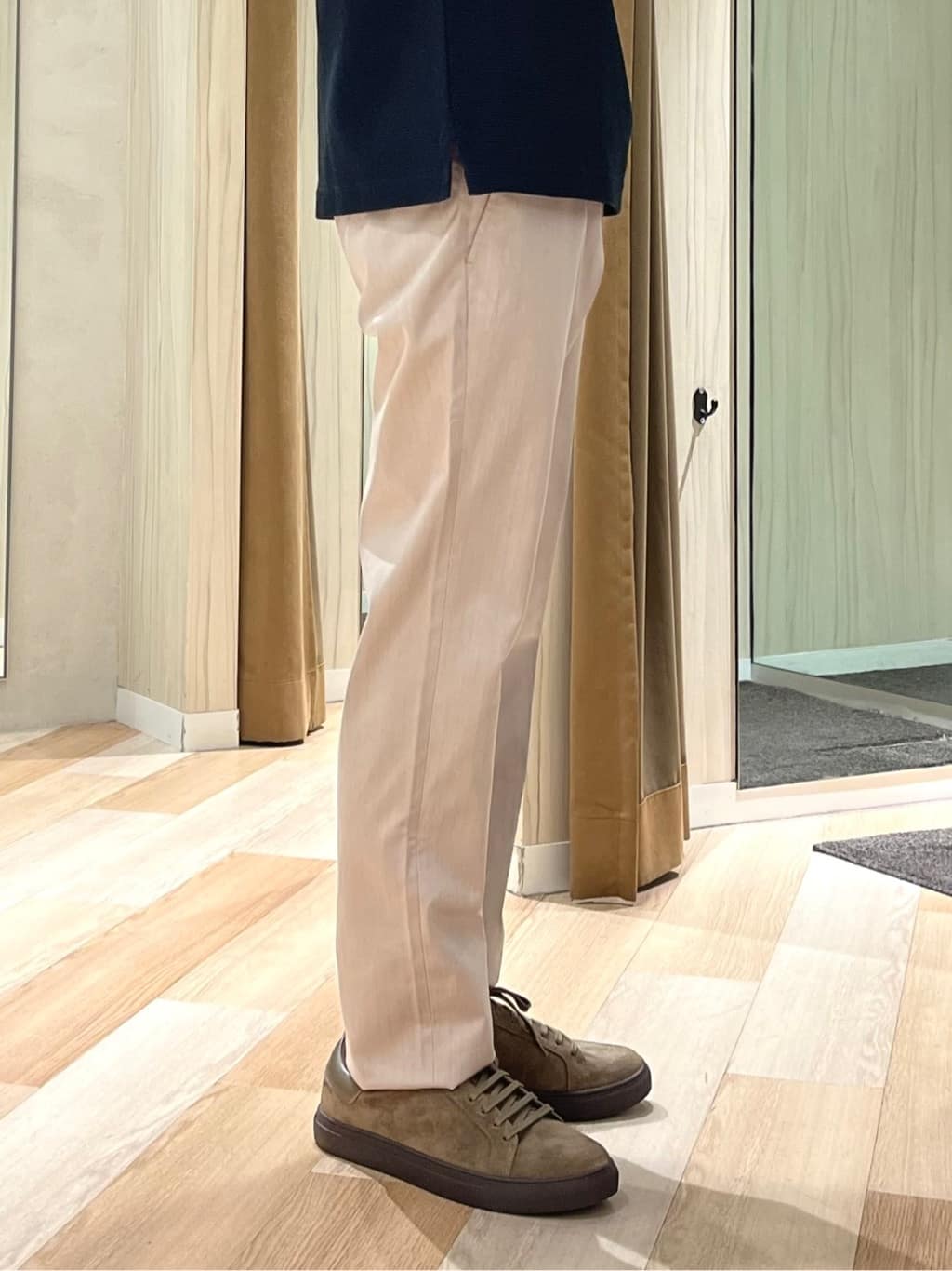 URAさんの「TAKEO KIKUCHI｜【全7サイズ&times;8色展開！】トップマルチヘリンボン パンツ」を使ったコーディネート