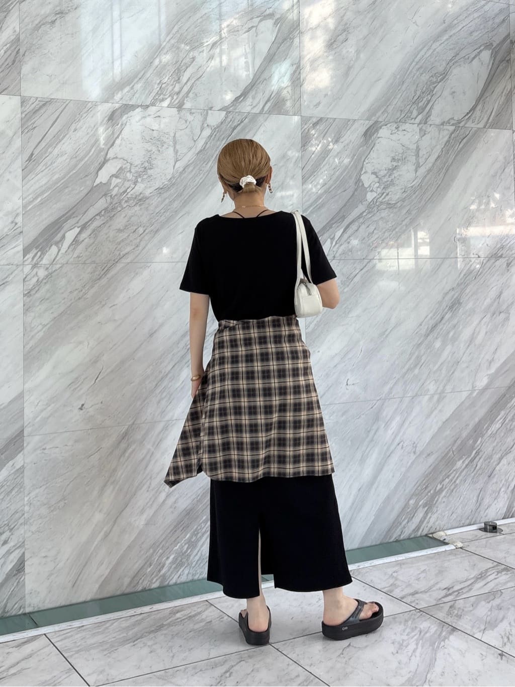 kotakiさんの「INDIVI｜オンブレチェックシャツ」を使ったコーディネート
